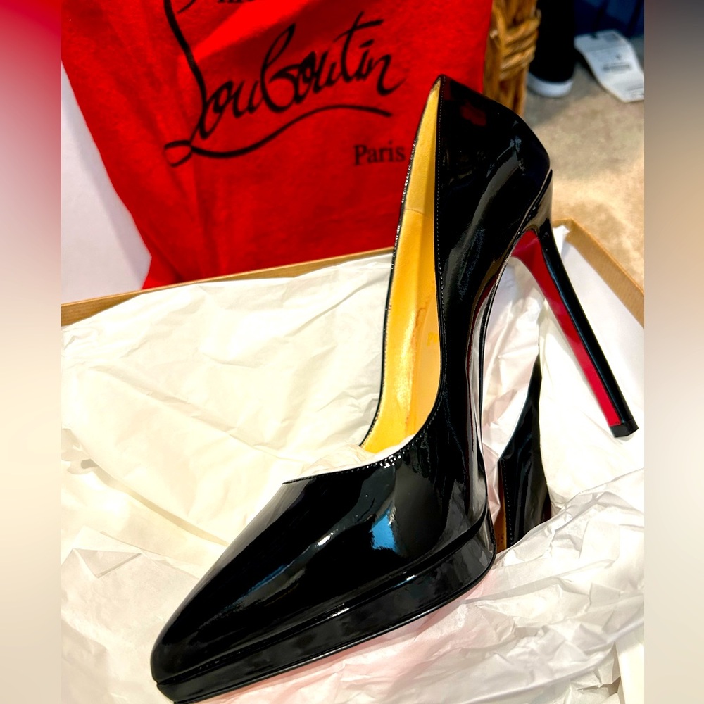 Christian Louboutin So Kate. Size 8. Black, 4inch high. Used once